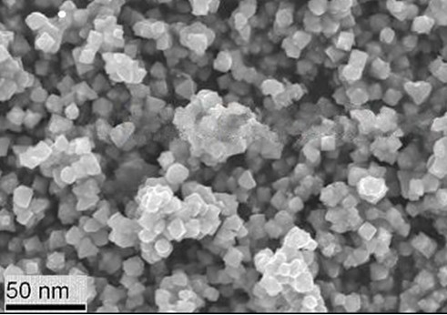 Nanočástice oxidu železitého v magnetosenzitivním váženém zobrazování s vysokým rozlišením